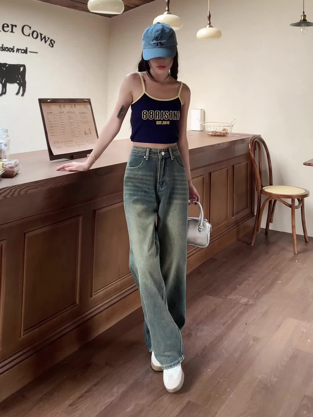Women’s Vintage High-Waist Jeans